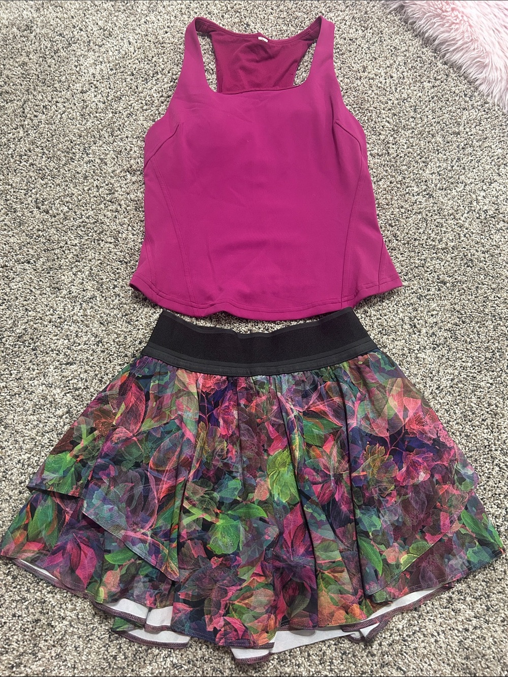 Women’s lululemon Fuchsia Tank Top and Multicolor Floral Skirt Set
